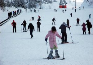 Kar kalınlığı arttı, turist sayısı patladı